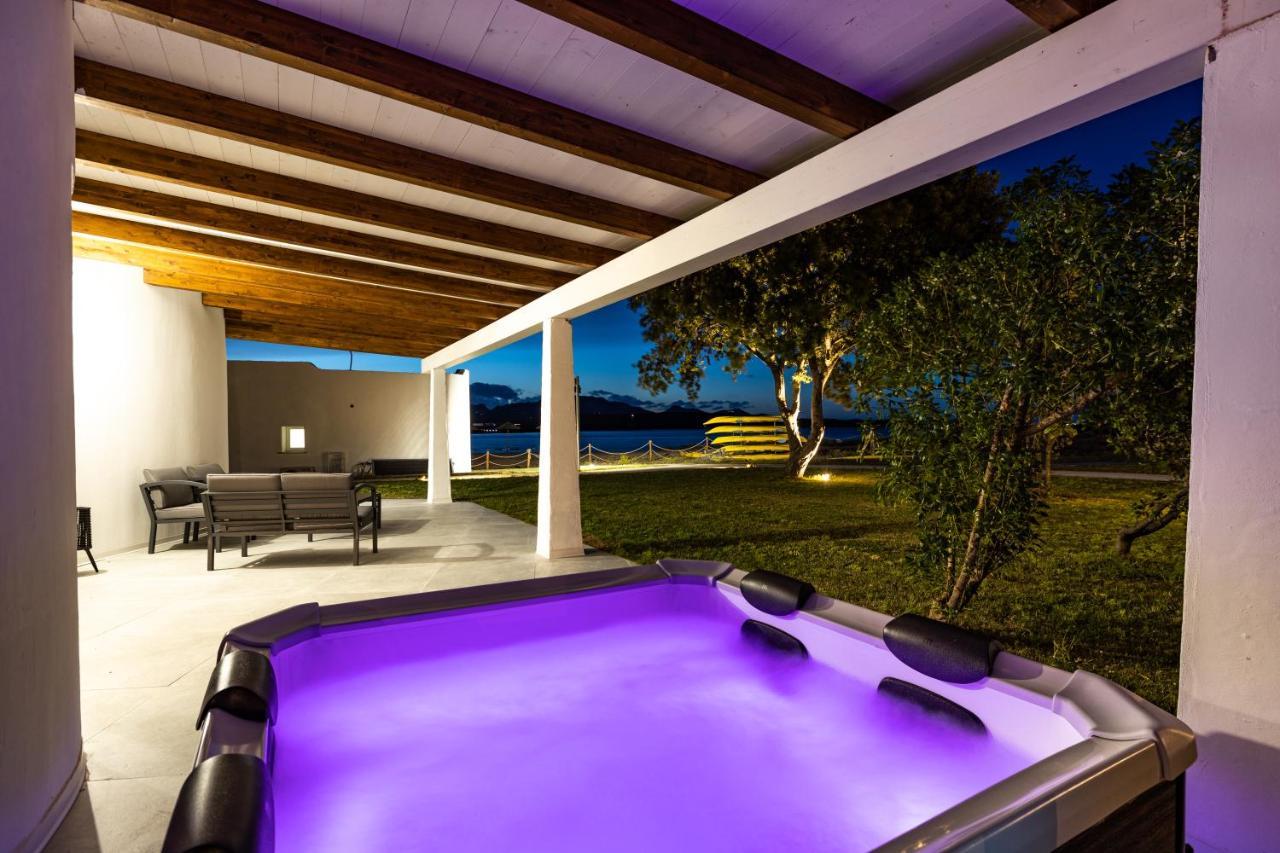 Deluxe Suite Spa Bath