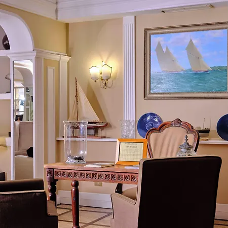 Hotel Martini-2